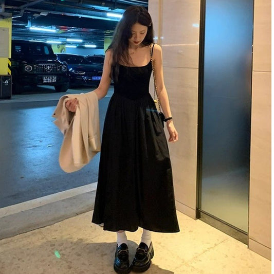 Early spring temperament, waist thin, long skirt, French first love, little white skirt, suspender skirt, Hepburn style little black dress mod