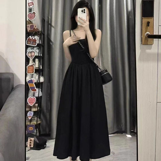 Early spring temperament, waist thin, long skirt, French first love, little white skirt, suspender skirt, Hepburn style little black dress mod