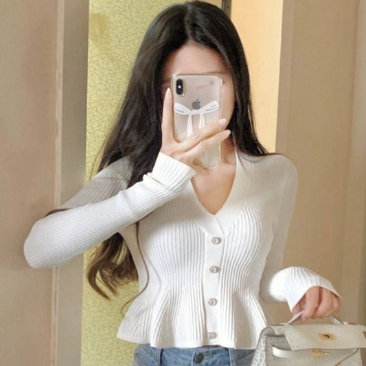Christmas red design sense V-neck French knitted cardigan women's autumn and winter base layer short small fragrance premium top mod